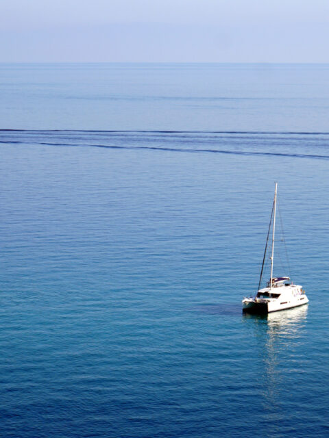 Comment préparer son bateau pour une longue traversée