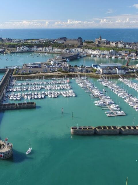 Bassin d'évolution, photo Google (Port de Hérel - Bureau du port)