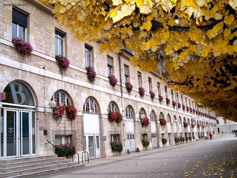Besançon (commune de Halte fluviale de la Cité des Arts)