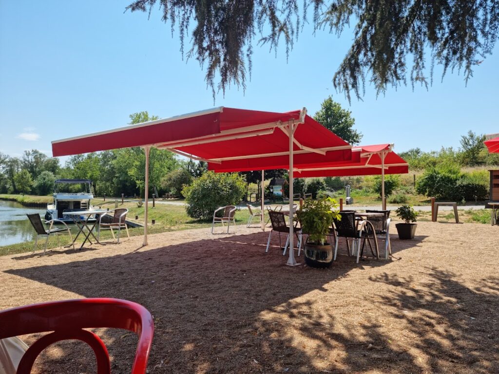 Halte de Fleury sur Loire, photo Google (Jérémy)
