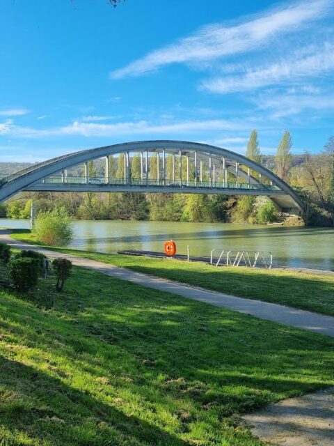 halte de Reuil, photo Google (Jens Madsen)