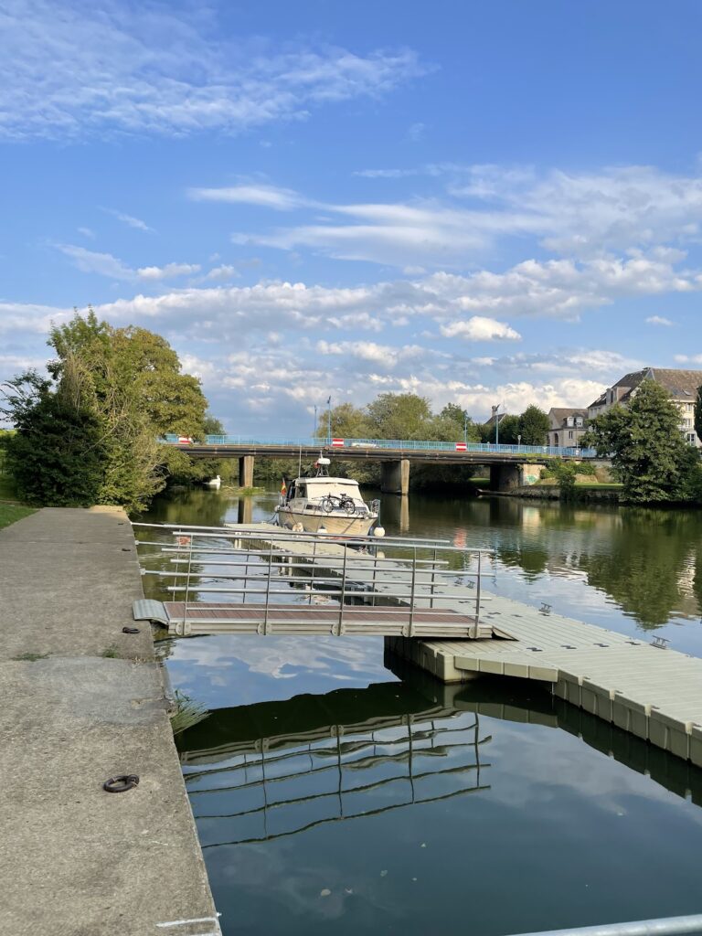 Halte fluviale municipale, photo Google (Anja Fürhoff)