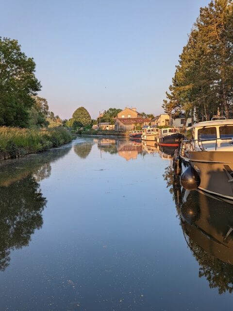Halte Nautique d'Attigny, photo Google (Youri Chamine)