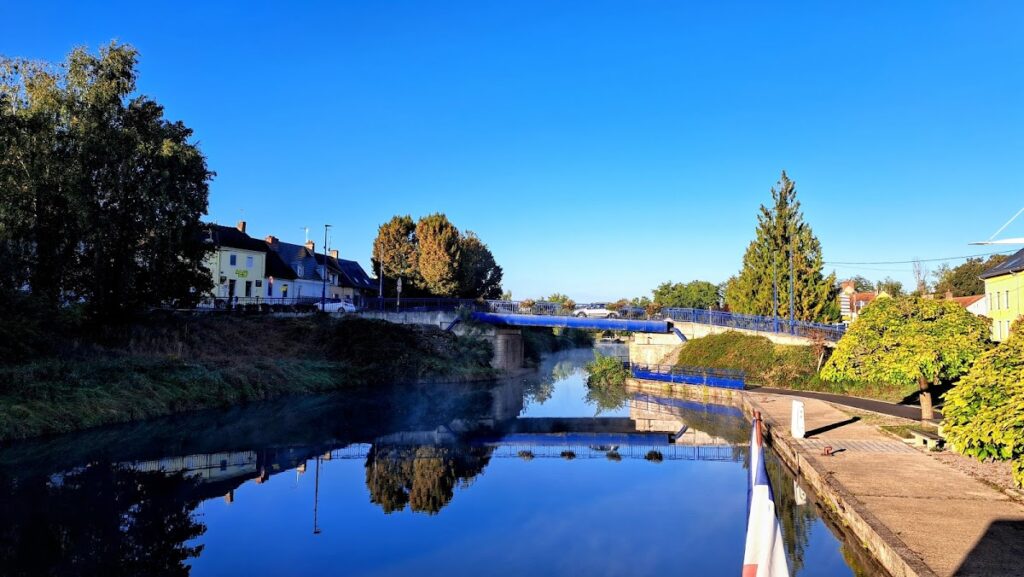 Halte Nautique de Blanzy, photo Google (Roland Gubler)