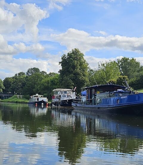 Halte nautique de Cours les Barres, photo Google (Bastet B. Paris. GM)