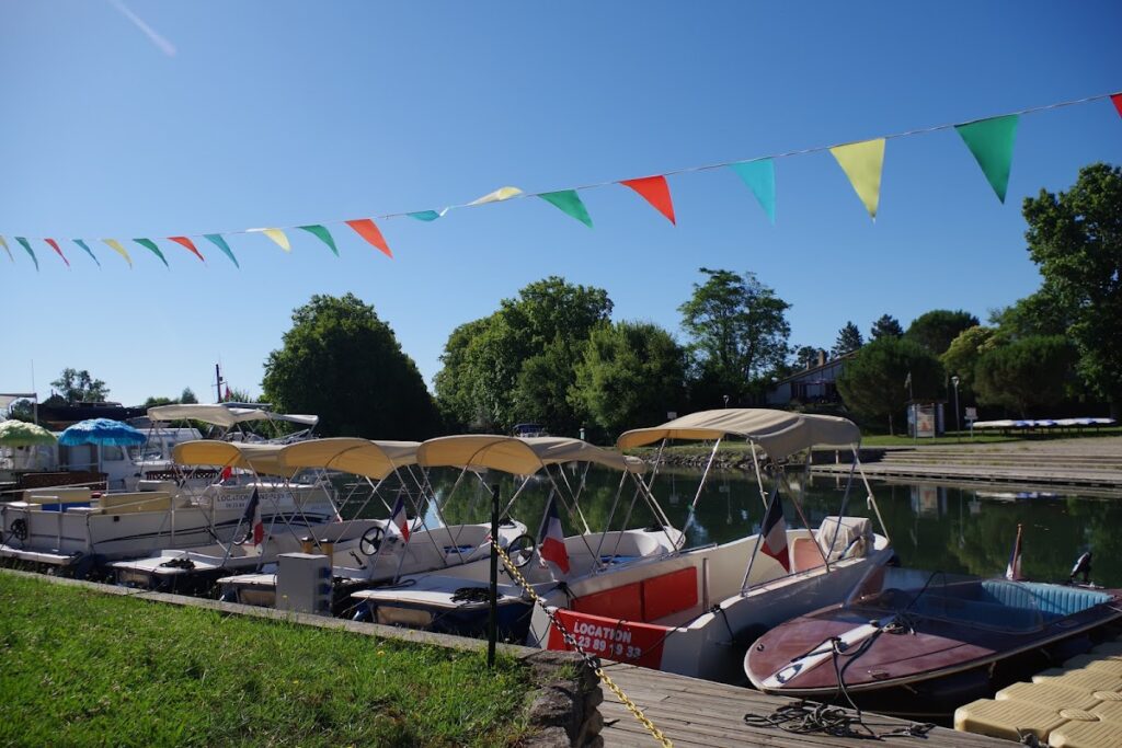 Halte nautique de Fourques, photo Google (Emeraude Location)