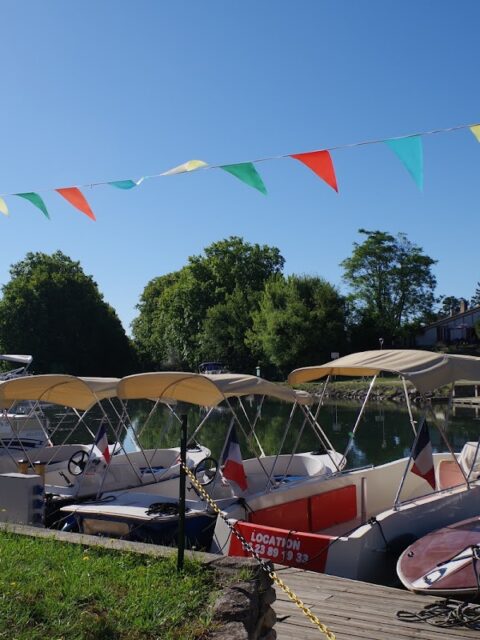 Halte nautique de Fourques, photo Google (Emeraude Location)
