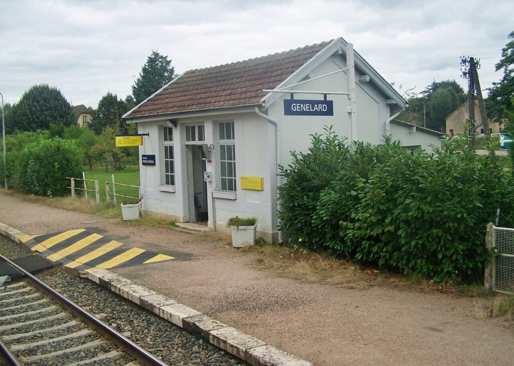 Halte nautique de Génelard, photo commune (Génelard)