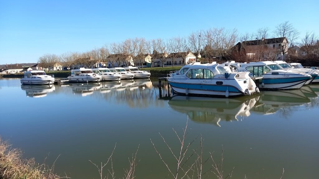 Halte Nautique de Plagny, photo Google (Sylvie bonnaire)