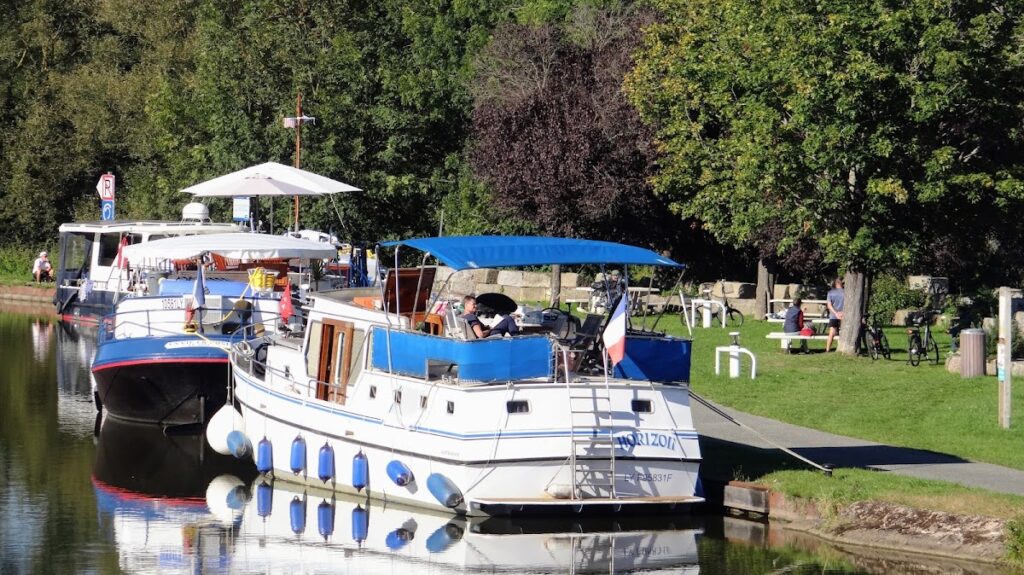Halte Nautique de Saint-Julien sur Dheune, photo Google (Roland Gubler)