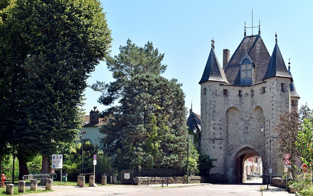 Halte Nautique de Villeneuve sur Yonne, photo commune (Villeneuve-sur-Yonne)