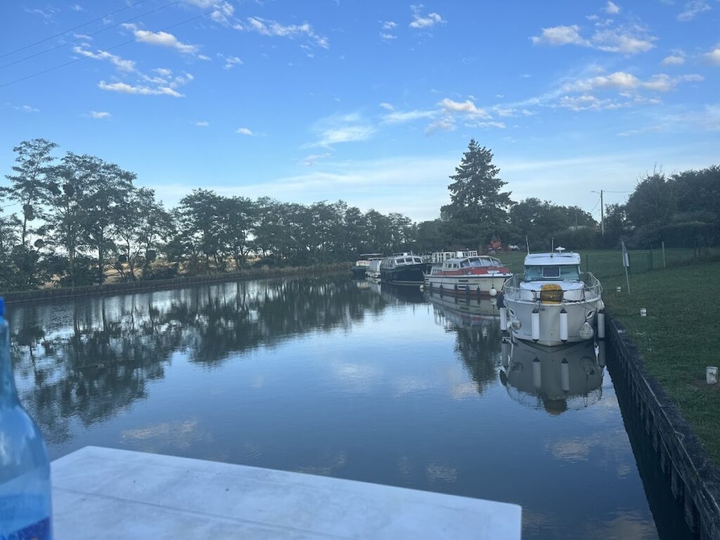 Halte nautique des Vanneaux, photo Google (Felix Ihringer)