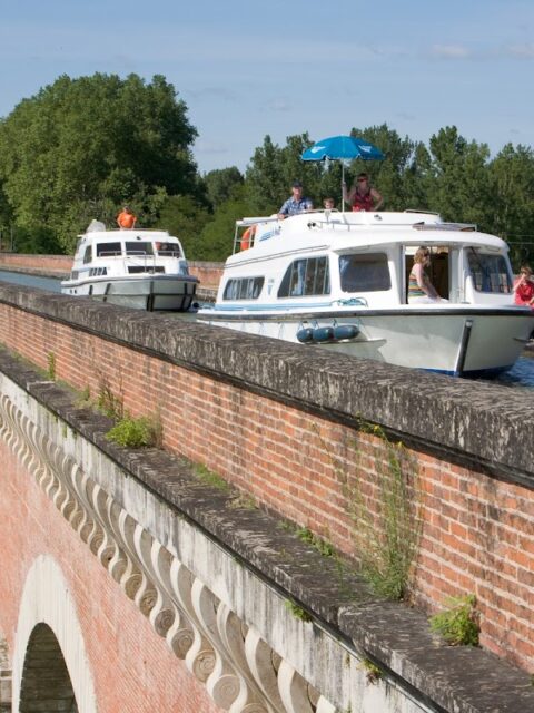 Halte nautique du Mas-d'Agenais, photo Google (Le Boat Le Mas d'Agenais - Location de bateau Aquitaine)