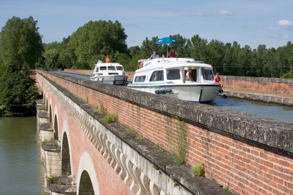 Halte nautique du Mas-d'Agenais, photo Google (Le Boat Le Mas d'Agenais - Location de bateau Aquitaine)