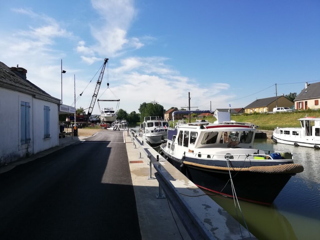 Halte Nautique Pont-à-Bar Services, photo Google (Lynda Van Oosten)