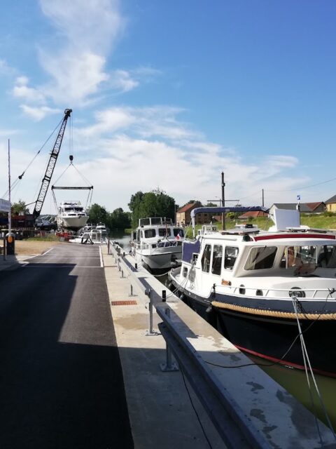 Halte Nautique Pont-à-Bar Services, photo Google (Lynda Van Oosten)