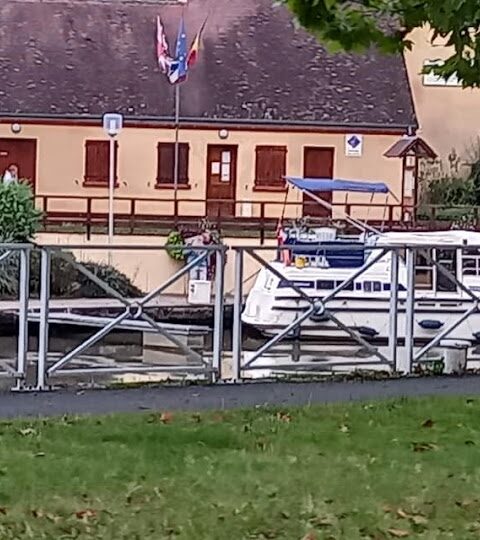Halte, photo Google (Halte Nautique de Châtillon Coligny)
