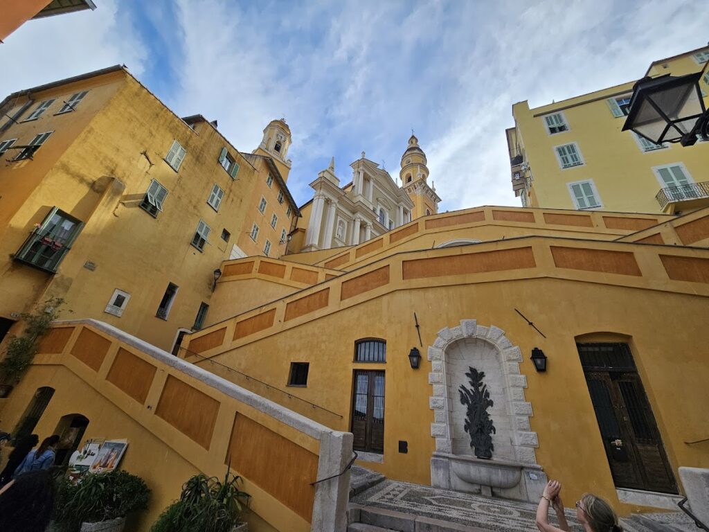 Menton (commune de Menton - Vieux Port)