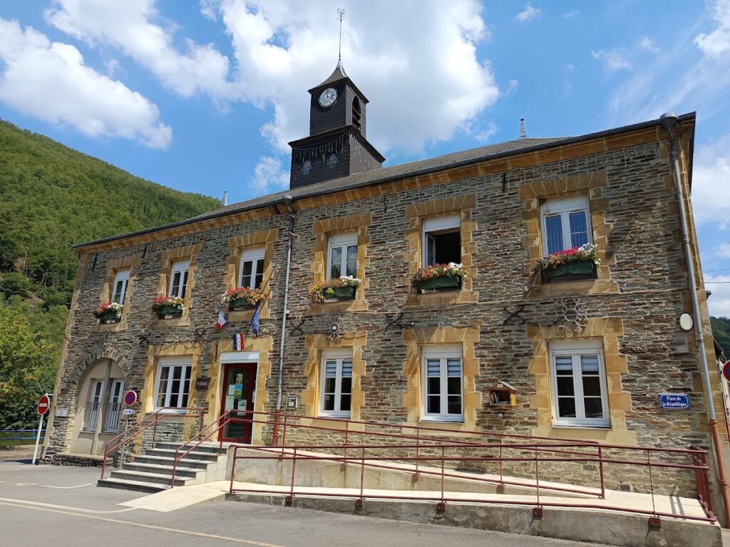 Monthermé (commune de Port de plaisance)