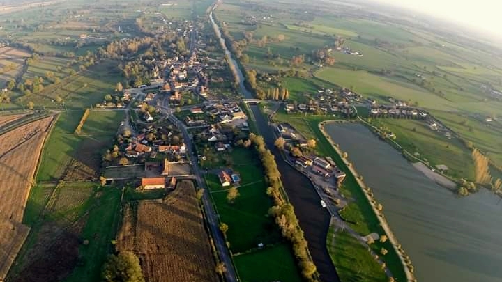 Pierrefitte-sur-Loire (commune de Halte Nautique de Pierrefitte)