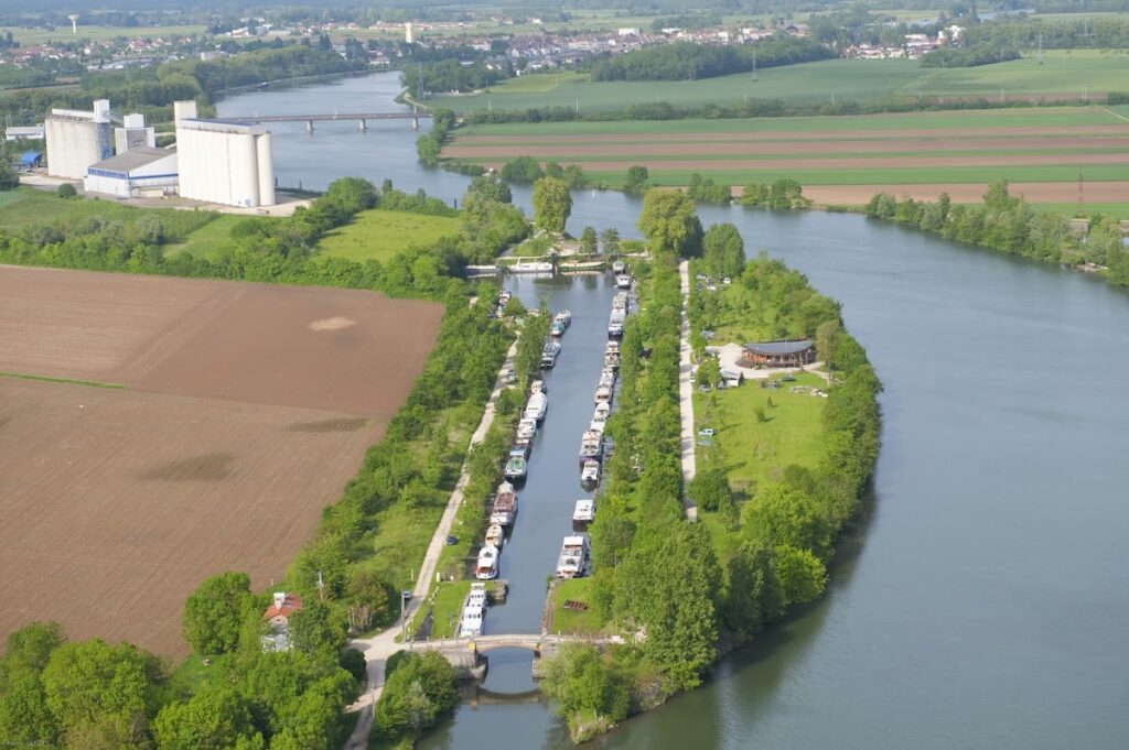 Port "Anciene Ecluse H2O", photo Google (Ancienne Ecluse)