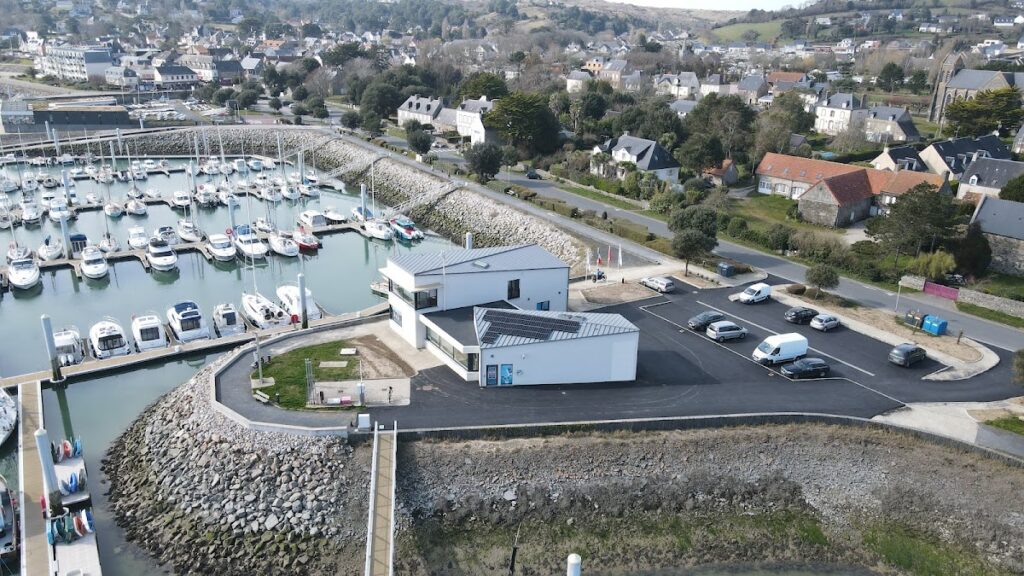 Port de Barneville-Carteret, photo Google (Port de Carteret - Bureau du port)