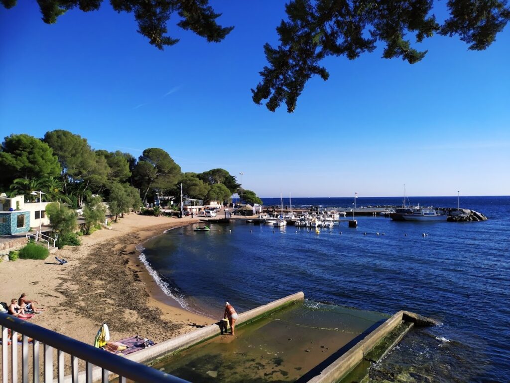 Port de Boulouris, photo Google (Patrick Jacquier)