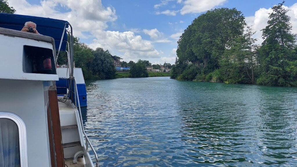 port de plaisance d'Epernay, photo Google (Roland Gubler)