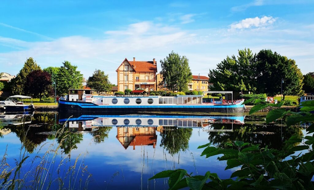 Port de Plaisance de Briennon, photo Google (nadege Ftn)