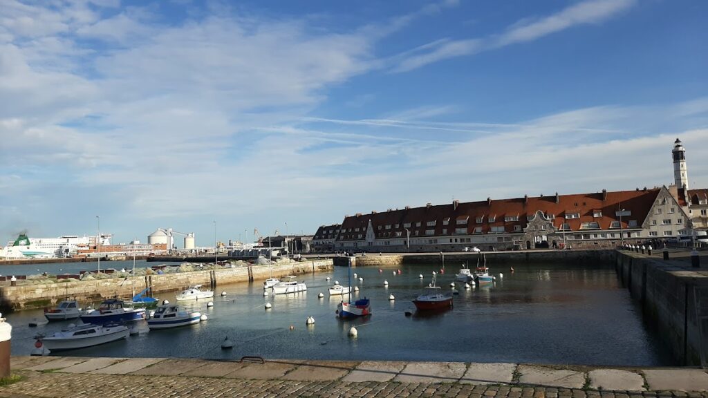 Port de Plaisance de Calais, photo Google (Dominique LOUIS)