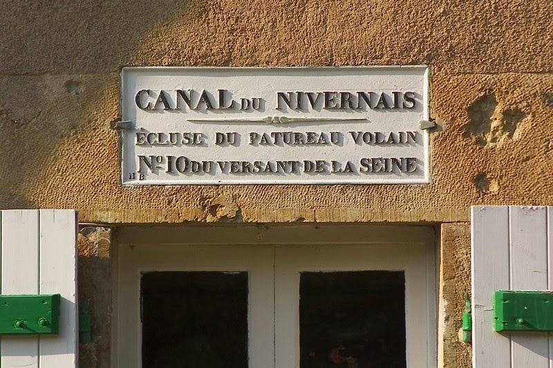 Port de Plaisance de Corbigny, photo Google (Locaboat Holidays Corbigny - Location bateau Canal du Nivernais)