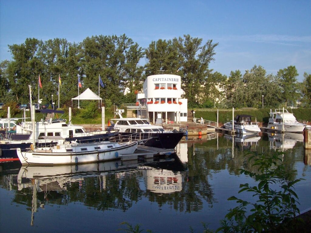 Port de Plaisance de I'Île du Rhin, photo Google (Port de plaisance - Fuchs Hafen - Marina sur l'Île du Rhin)