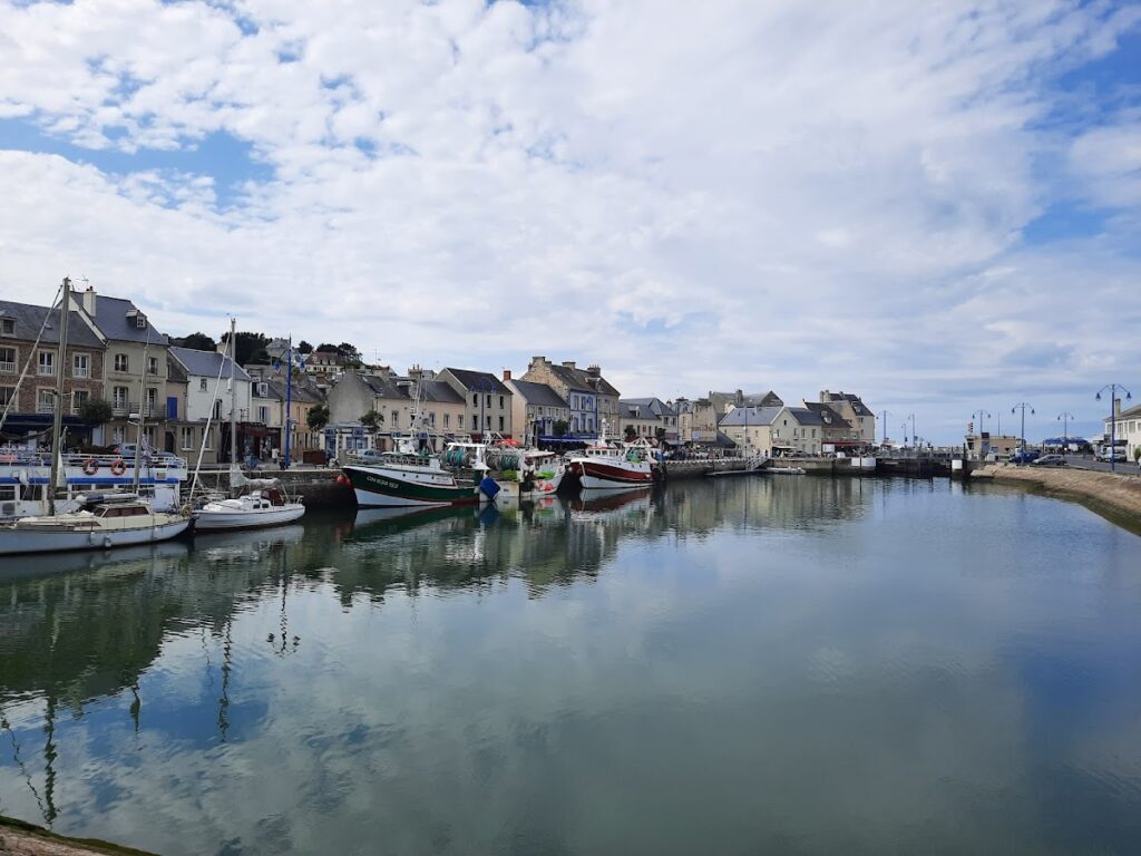 Port de Plaisance de Port-en-Bessin, photo Google (Horé)