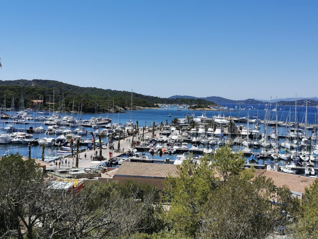 Port de Porquerolles, photo Google (lucile Baldinho Morazzani)