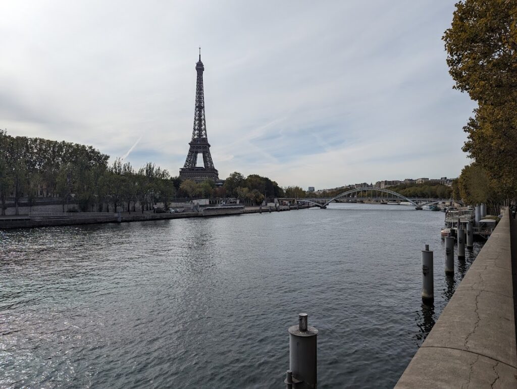 Port Debilly, photo Google (Daniel Y. LosAngeles)