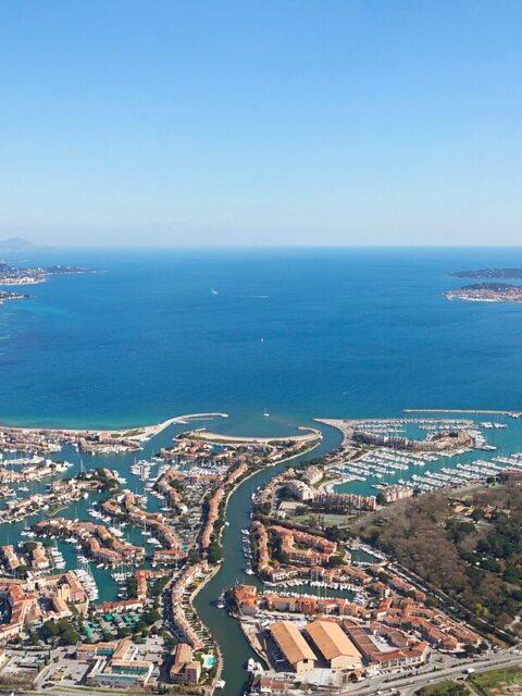 Port Grimaud (photo Wikipedia, licence CC BY-SA)