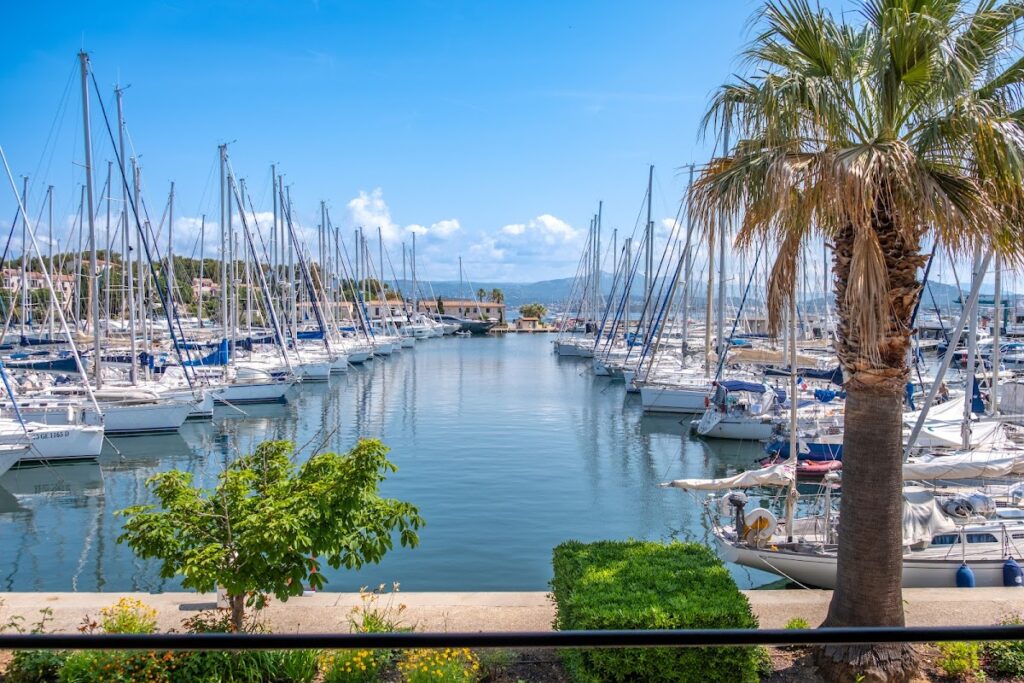 Port Saint-Pierre des Embiez, photo Google (Port des Embiez)