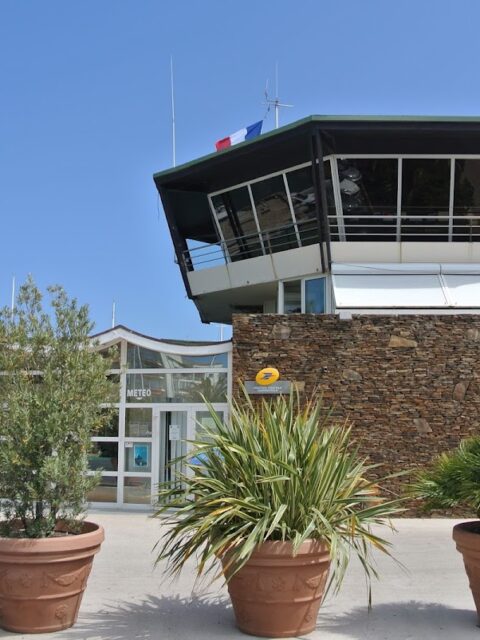 Port Saint-Pierre, photo Google (Port de Hyères - Saint-Pierre (Capitainerie))