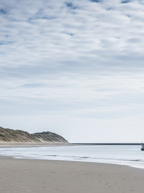Mouillage face aux longues plages et dunes de la Côte d'Opale