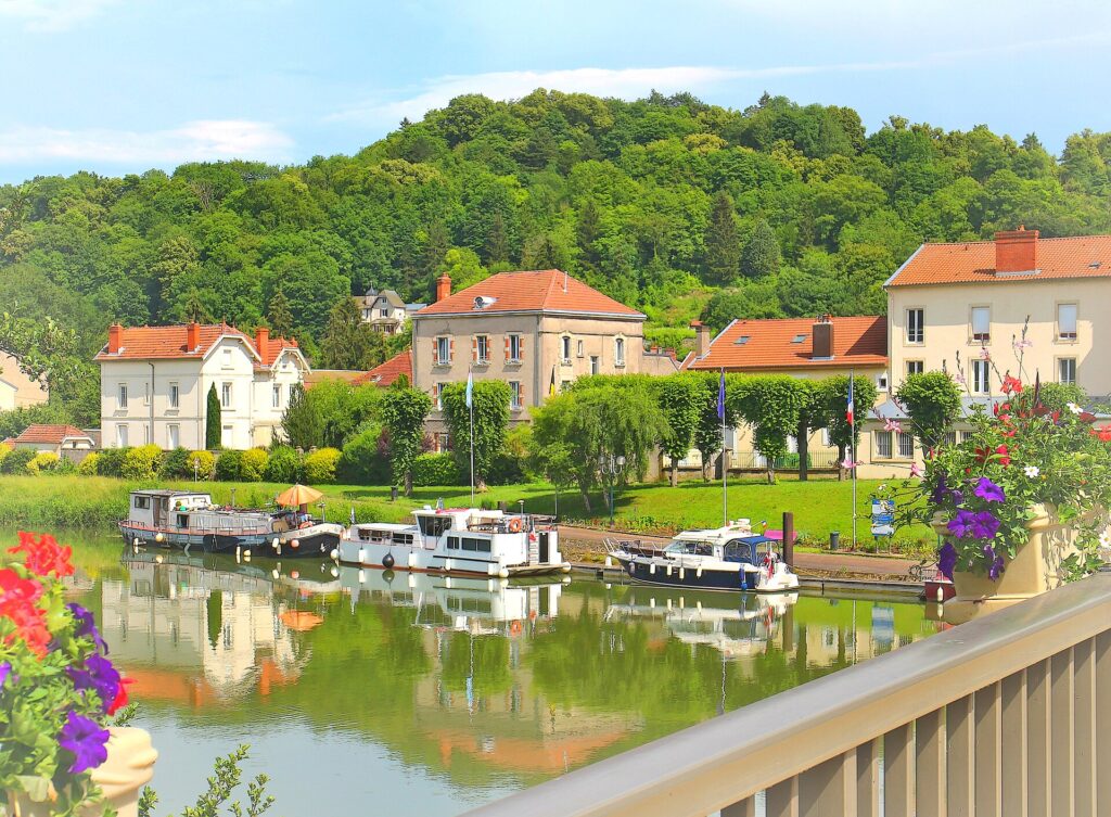 Halte de Saint-Mihiel : Quais de Meuse à Saint-Mihiel