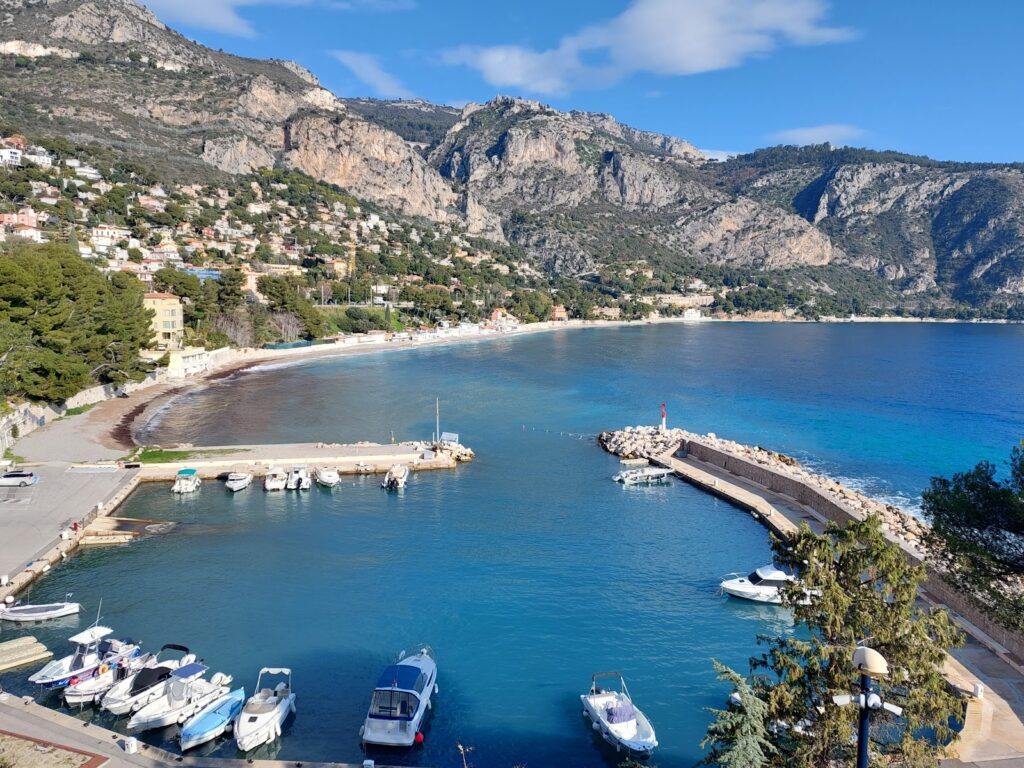 Port d'Eze Silva Maris, Eze