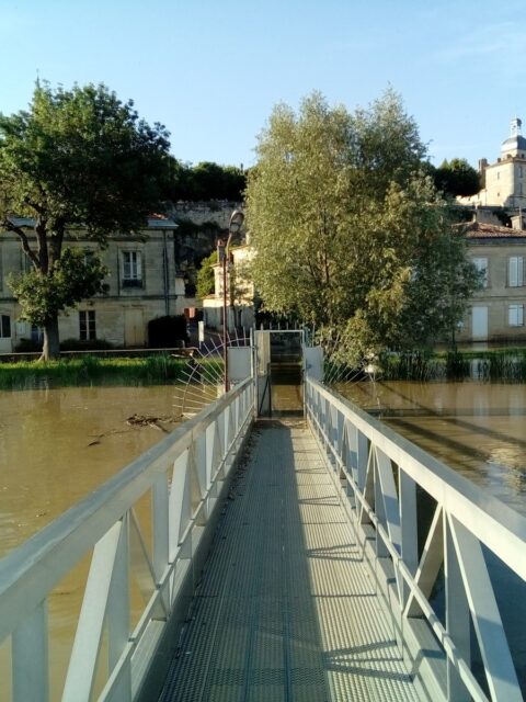 Port de Bourg : Club Nautique Bourquais