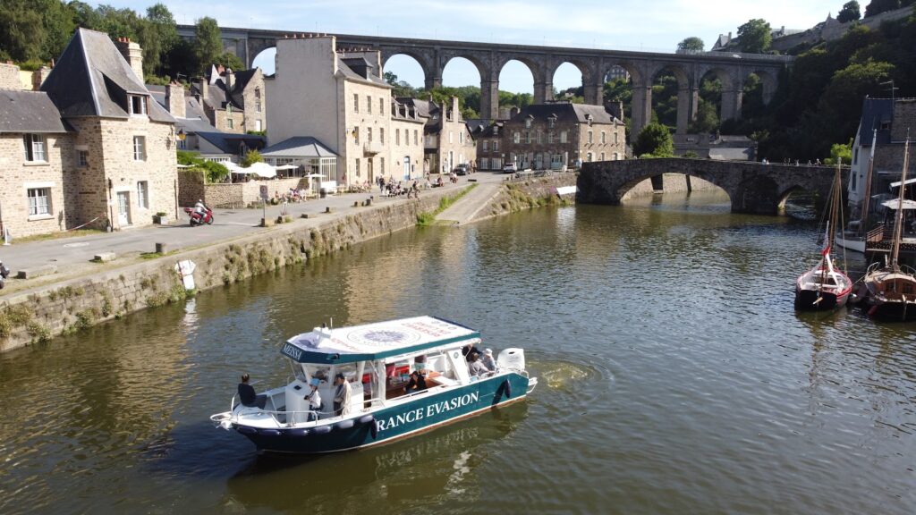 Port fluvial de Saint-Samson-sur-Rance : la halte fluviale de Saint-Samson-sur-Rance